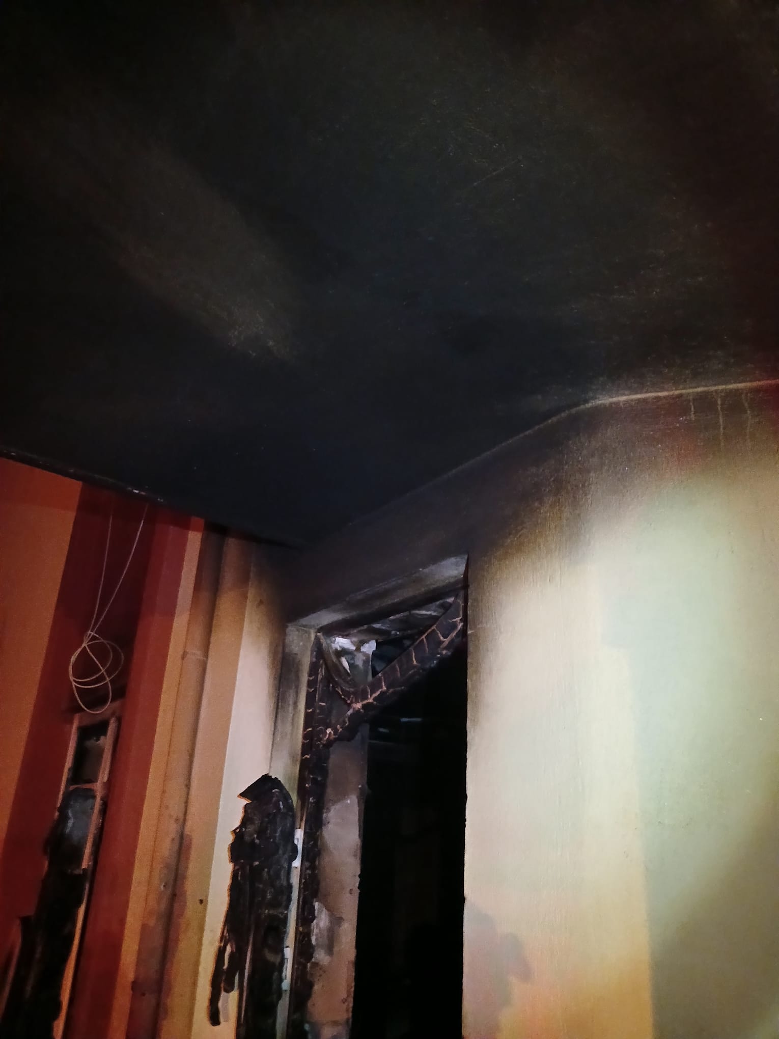 Karamanda Itfaiye Yangindan 3 Kisiyi Kurtardi (2)