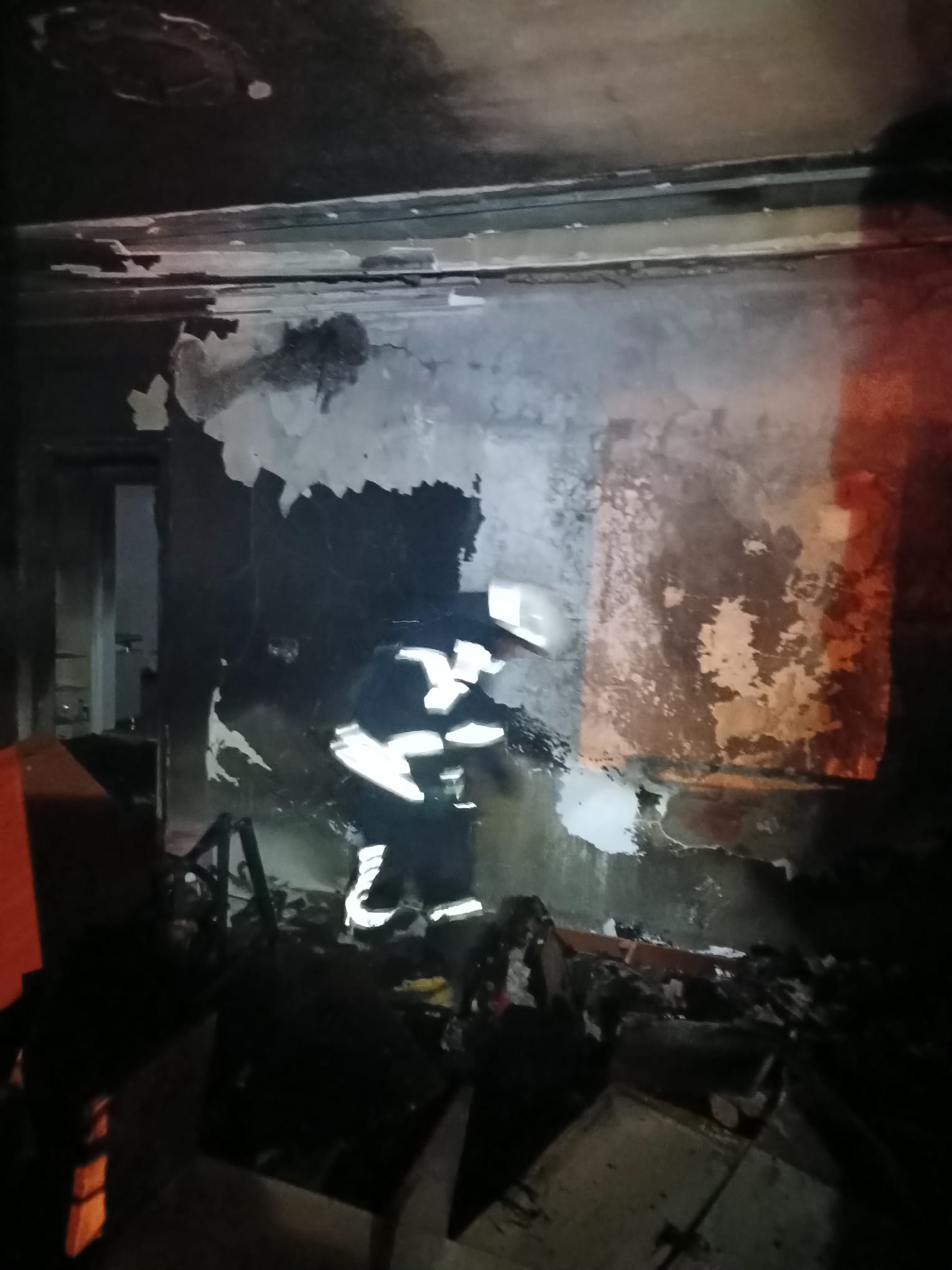 Karamanda Itfaiye Yangindan 3 Kisiyi Kurtardi (3)