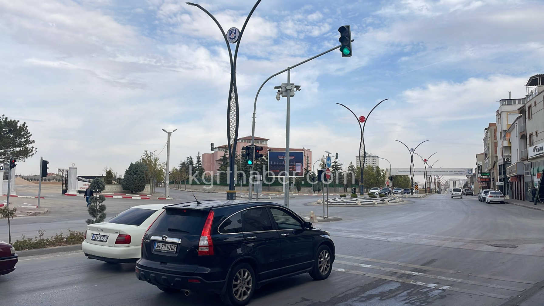 Karamanda Kazalarla Gundeme Gelen Mezarlik Kavsaginda Isiklar Yandi1