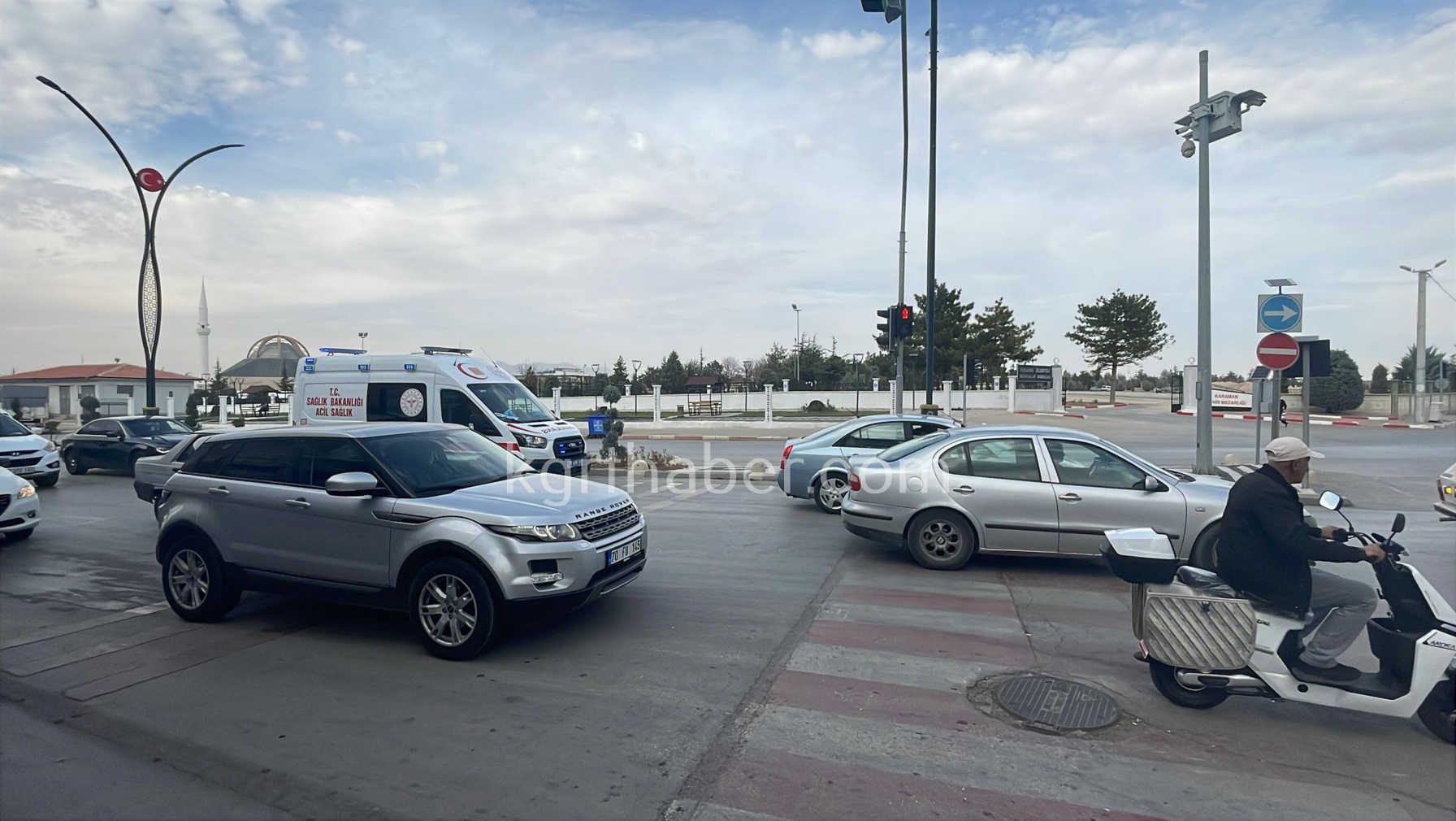 Karamanda Kazalarla Gundeme Gelen Mezarlik Kavsaginda Isiklar Yandi4