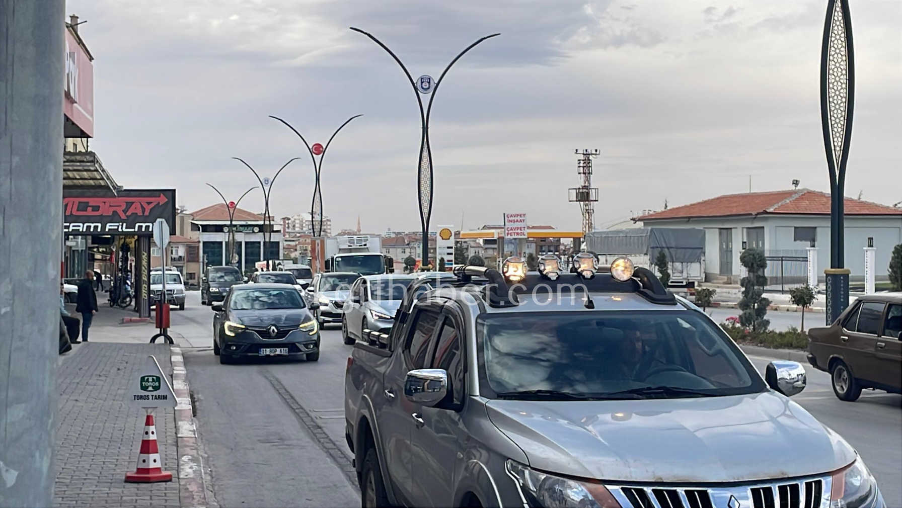 Karamanda Kazalarla Gundeme Gelen Mezarlik Kavsaginda Isiklar Yandi5