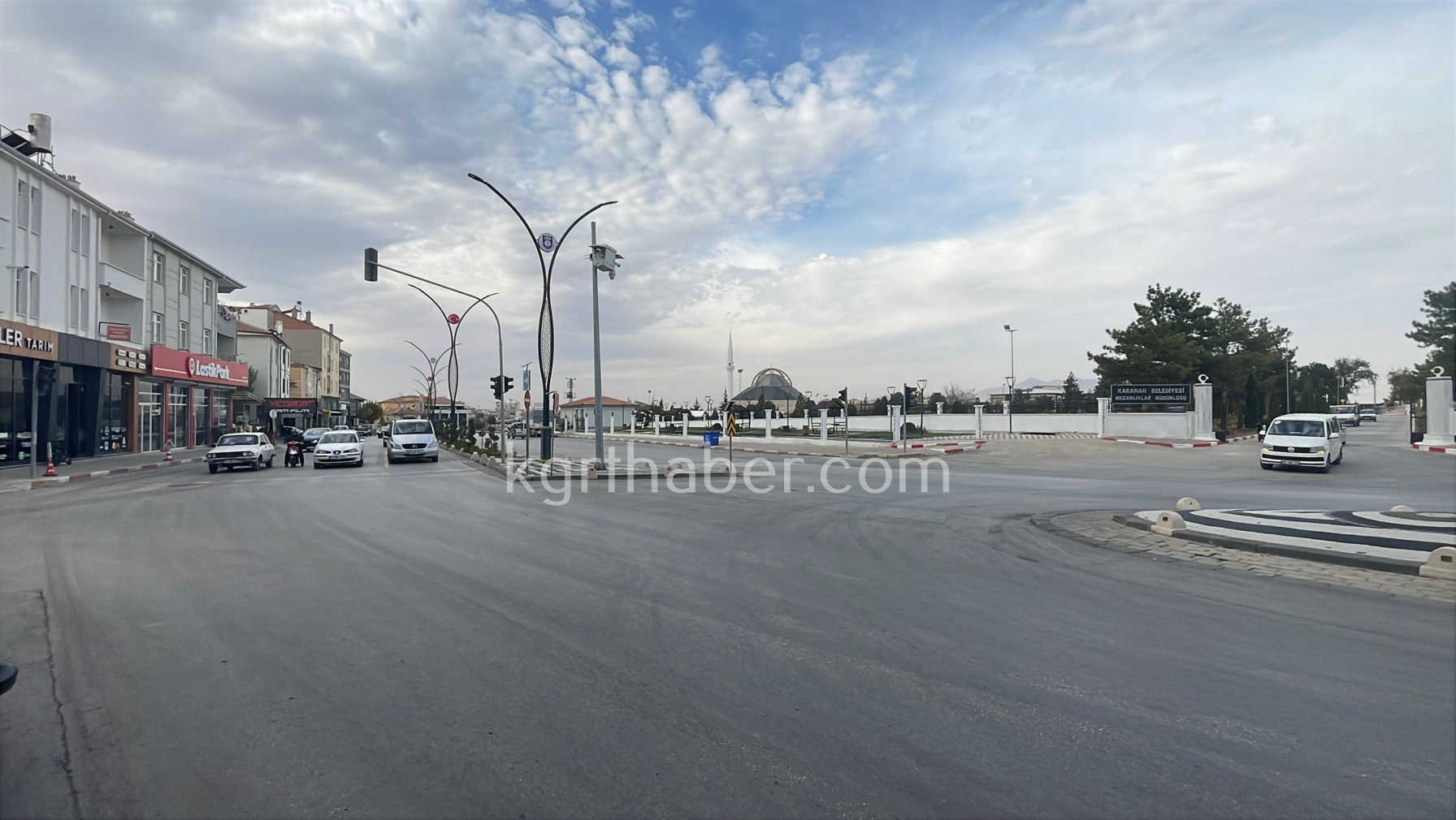 Karamanda Kazalarla Gundeme Gelen Mezarlik Kavsaginda Isiklar Yandi8