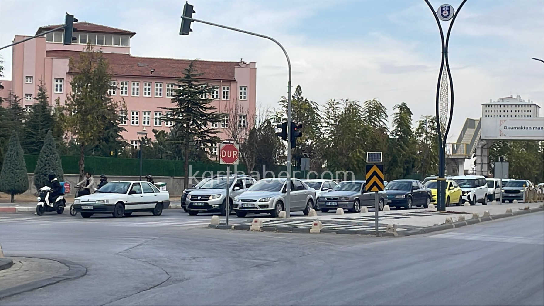 Karamanda Kazalarla Gundeme Gelen Mezarlik Kavsaginda Isiklar Yandi9