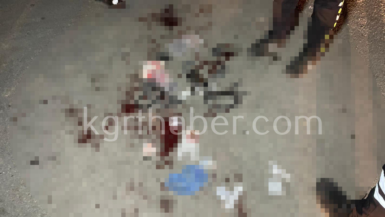 Karamanda Motosiklet Ambulansa Ok Gibi Saplandi 1 Yarali4