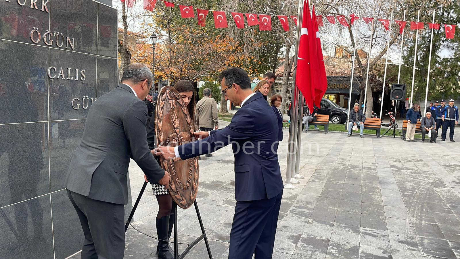 Karamanda Ogretmenler Gunu Yuruyusu Duzenlendi11