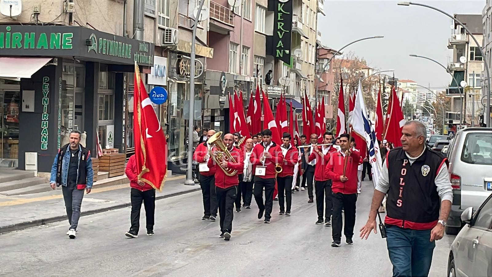 Karamanda Ogretmenler Gunu Yuruyusu Duzenlendi2