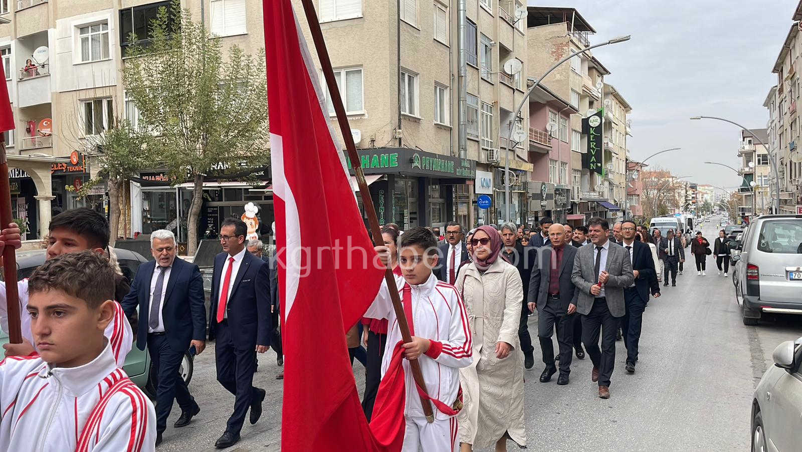 Karamanda Ogretmenler Gunu Yuruyusu Duzenlendi5