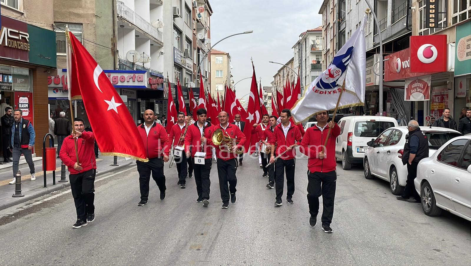 Karamanda Ogretmenler Gunu Yuruyusu Duzenlendi7