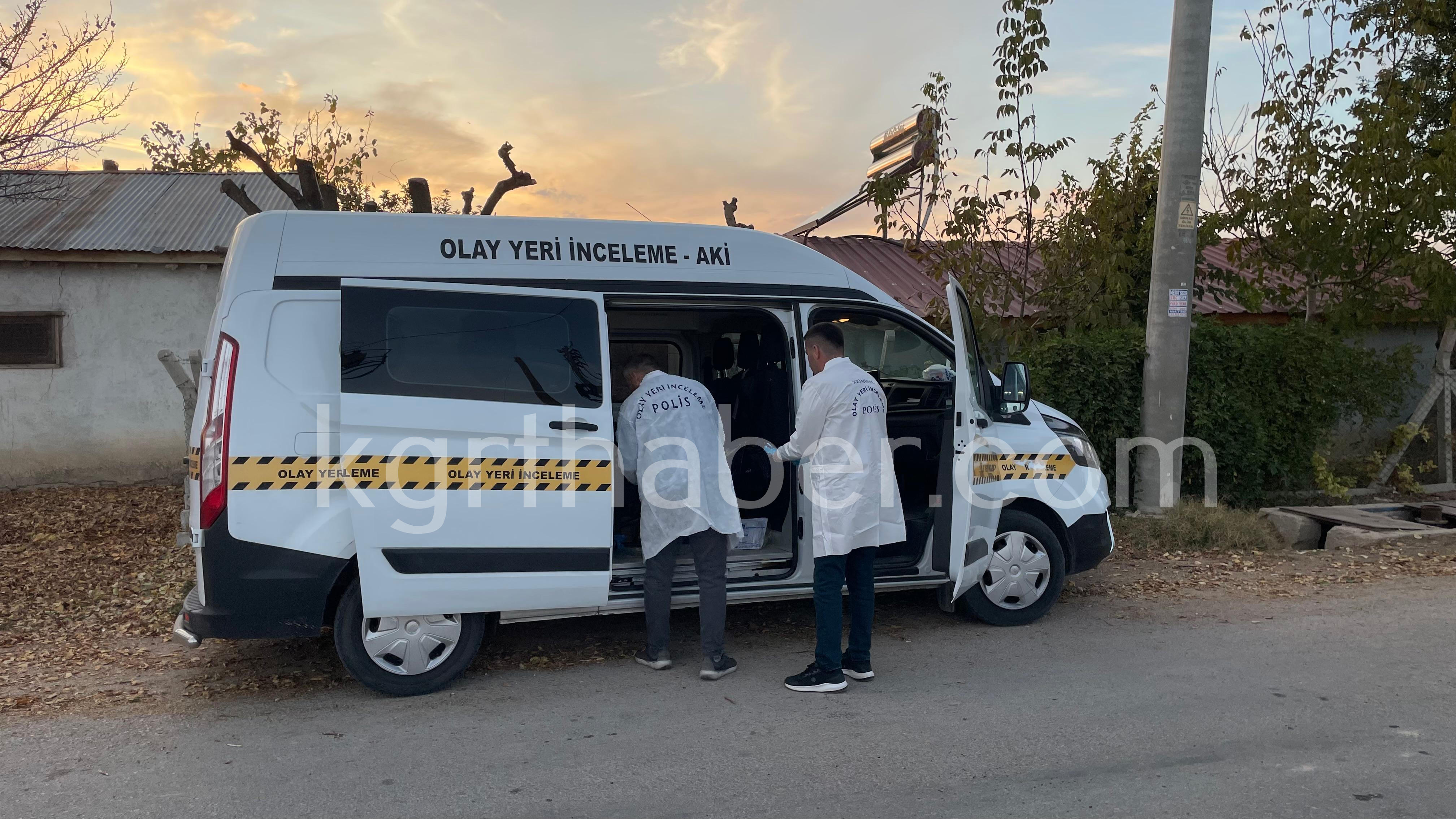 Karamanda Olumlu Kaza Yasli Kadin Kurtarilamadi12