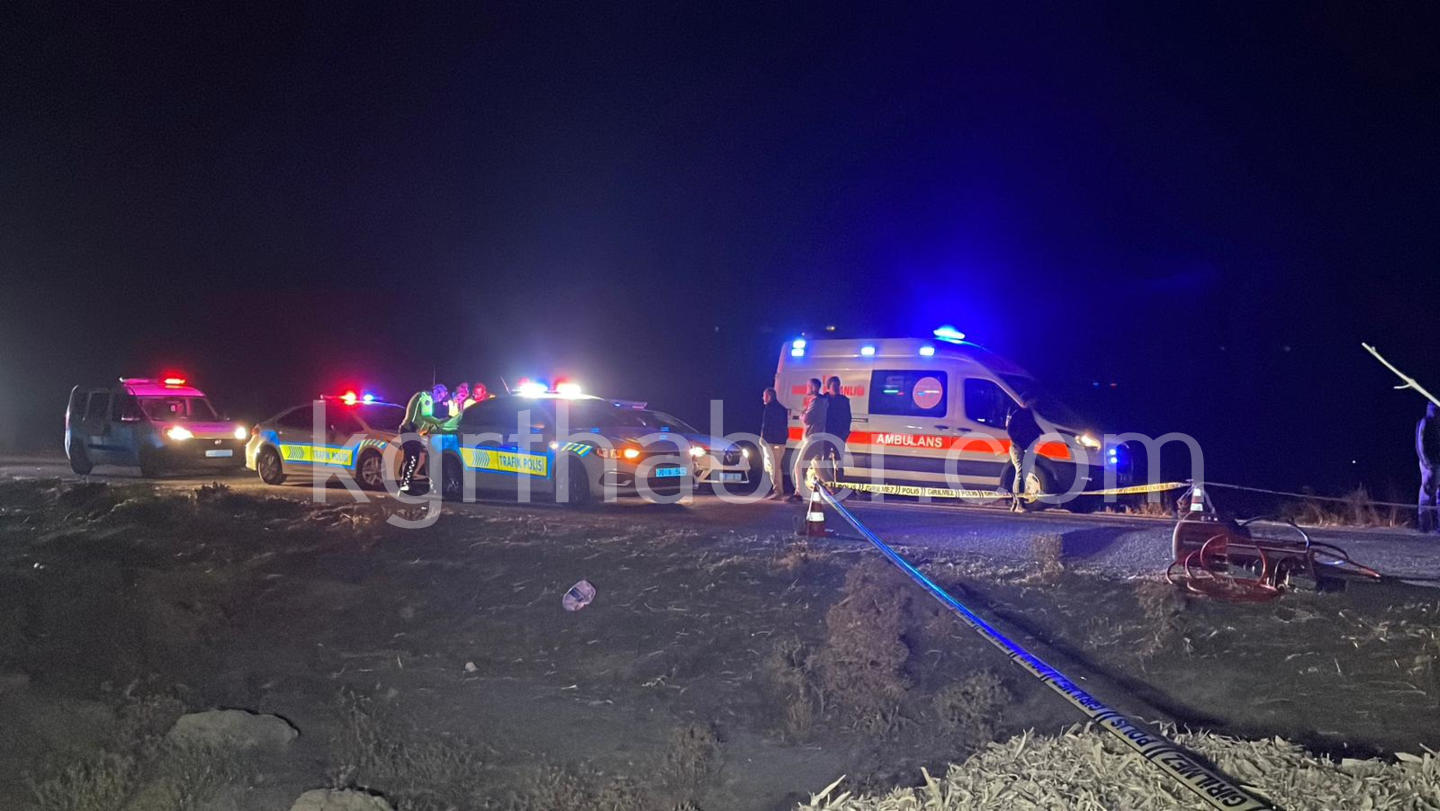 Karaman'da Otomobil Tırın Altına Girdi Karı Koca Öldü15