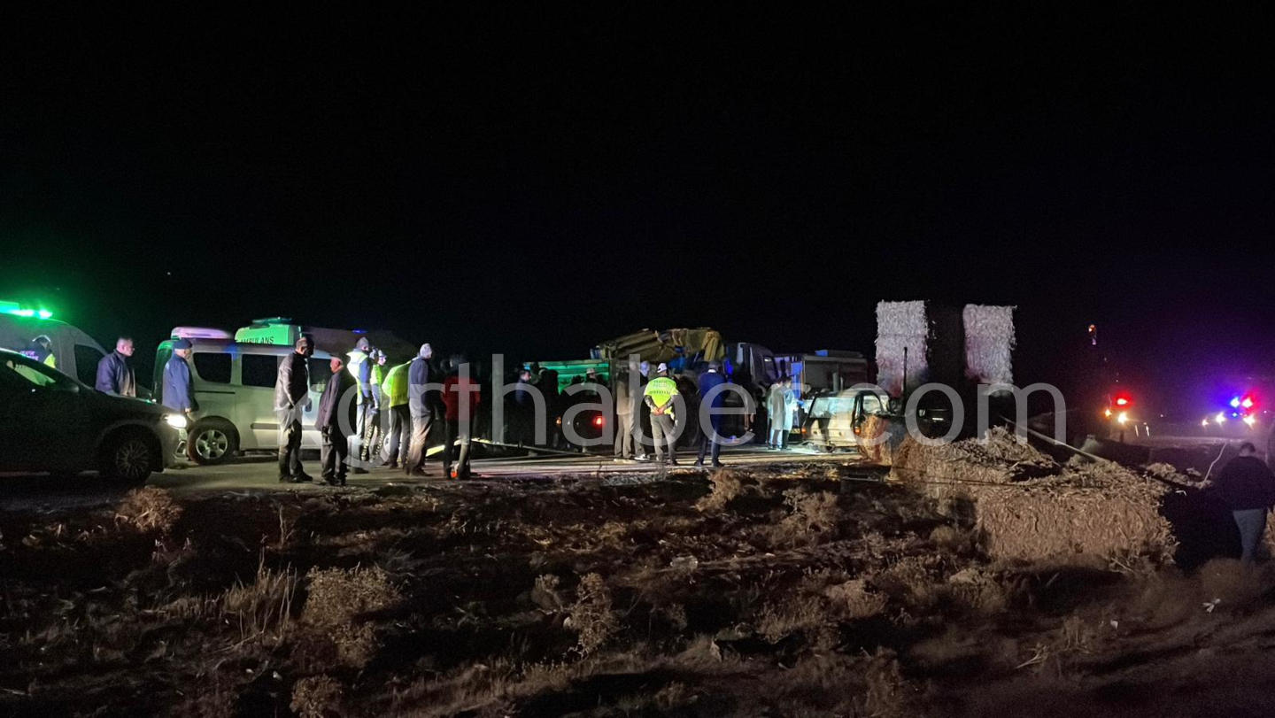 Karaman'da Otomobil Tırın Altına Girdi Karı Koca Öldü22