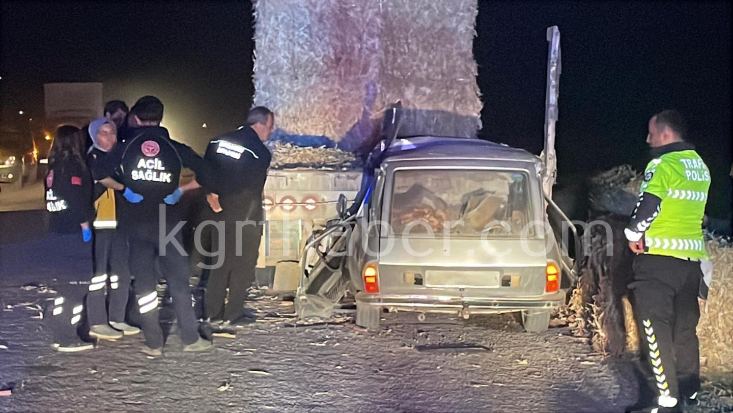 Karaman'da Otomobil Tırın Altına Girdi Karı Koca Öldü3