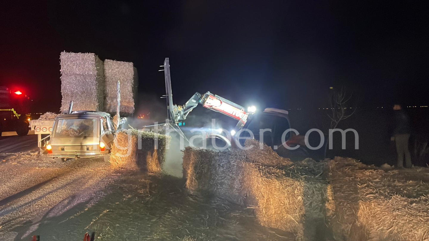 Karaman'da Otomobil Tırın Altına Girdi Karı Koca Öldü32