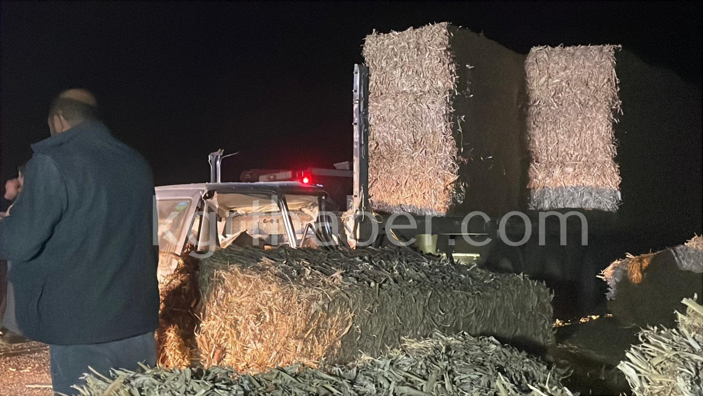 Karaman'da Otomobil Tırın Altına Girdi Karı Koca Öldü5