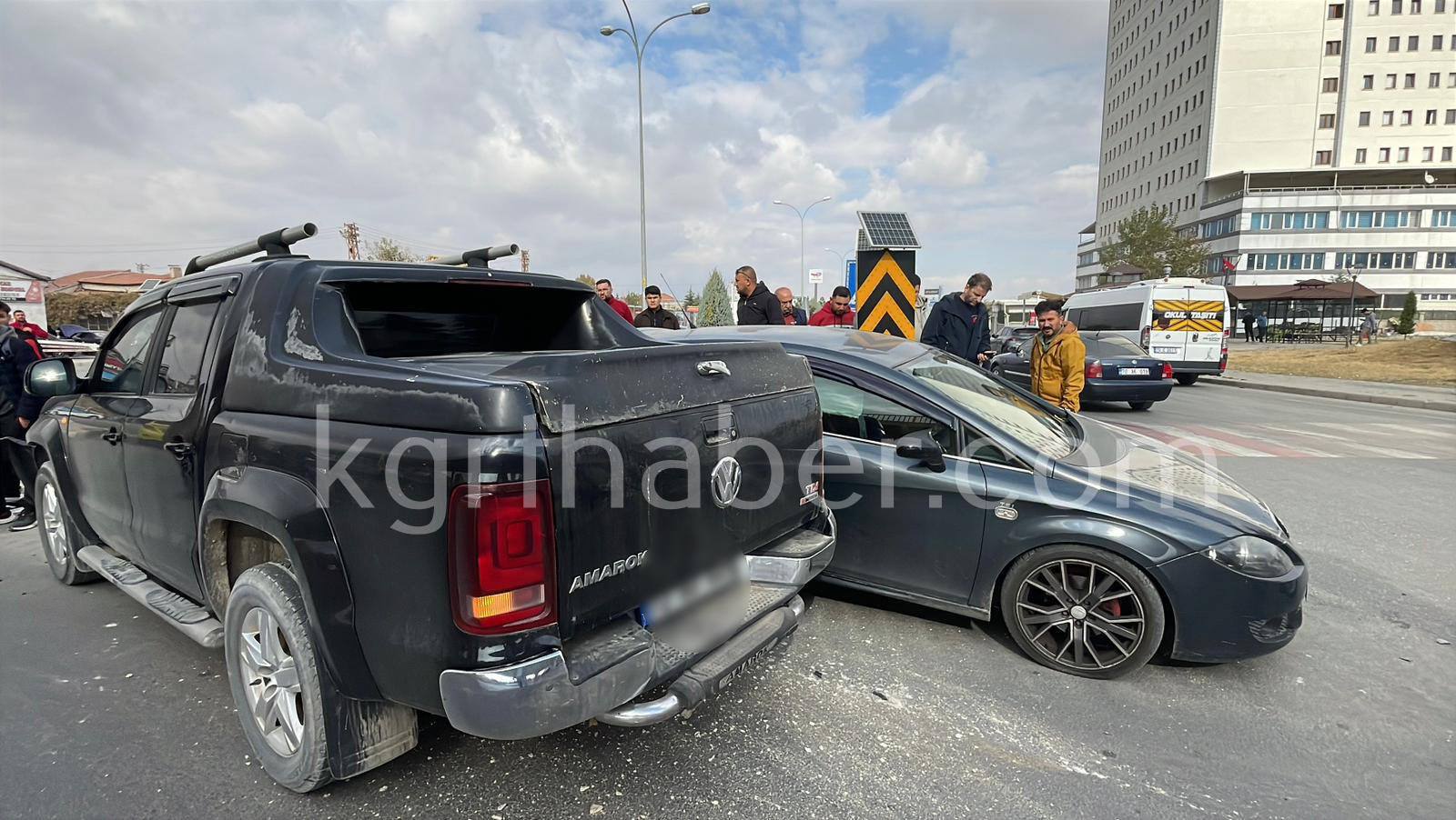 Karamanda Pikap Ile Otomobil Carpisti 1 Yarali11