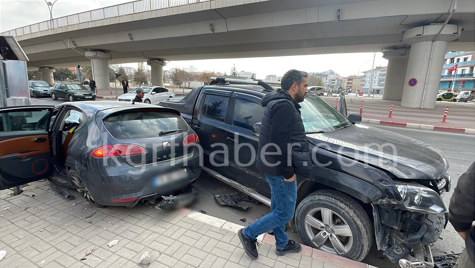 Karamanda Pikap Ile Otomobil Carpisti 1 Yarali2