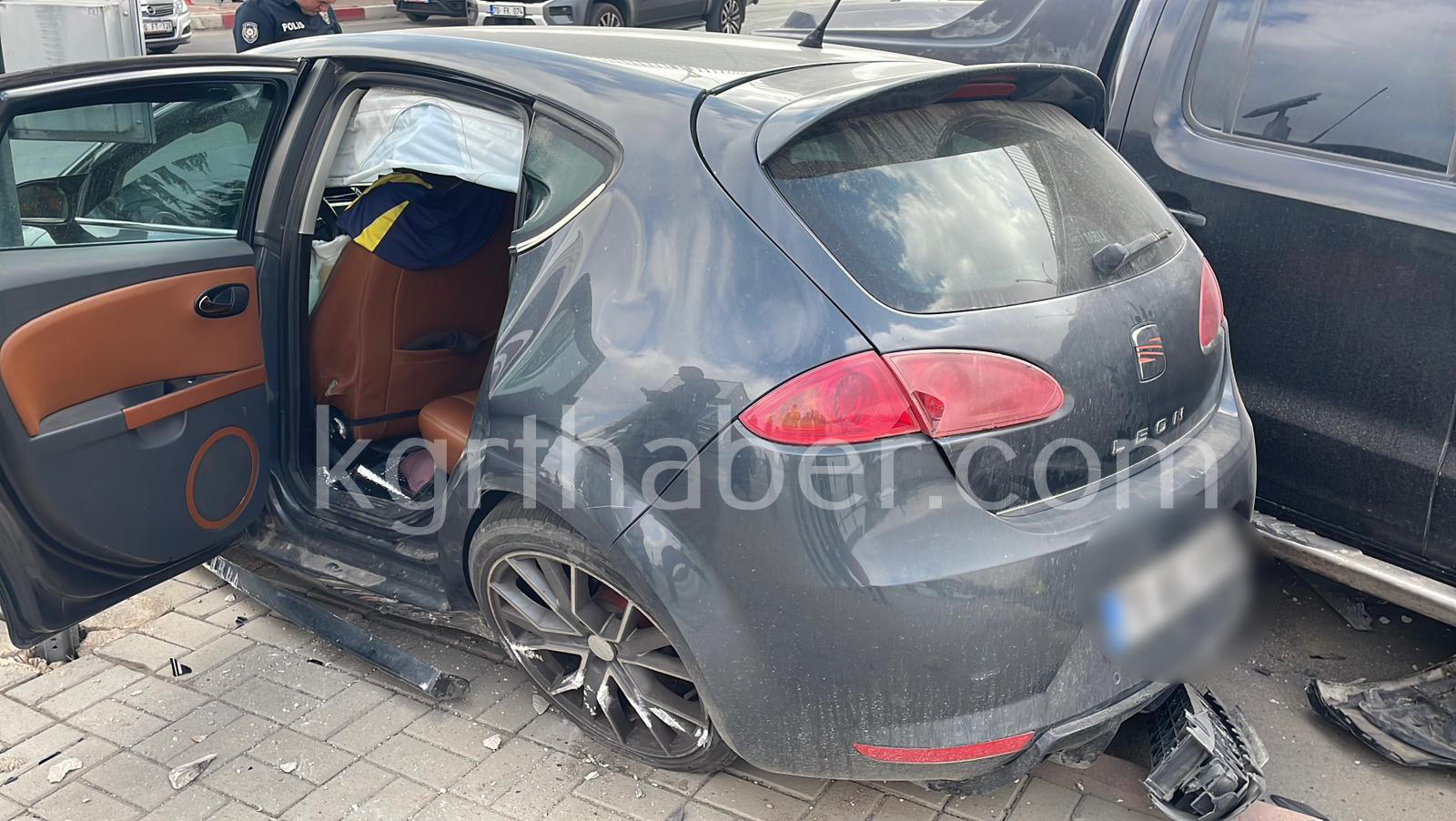 Karamanda Pikap Ile Otomobil Carpisti 1 Yarali9