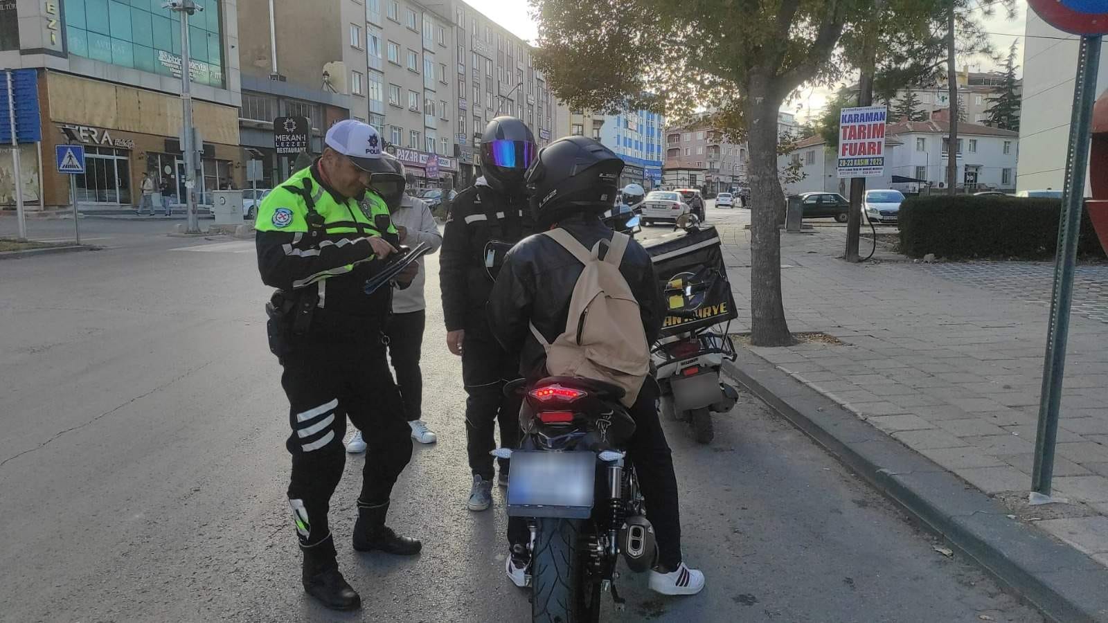 Karamanda Tarihi Eserler Ve Ruhsatsiz Silahlar Ele Gecirildi 8 Kisi Tutuklandi (4)