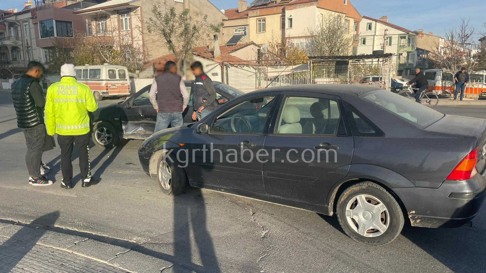 Karamanda Trafik Kazasi Kavsakta Carpistilar3-1