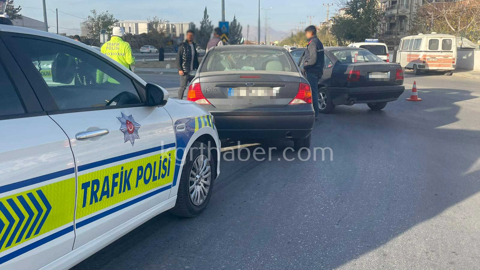 Karamanda Trafik Kazasi Kavsakta Carpistilar4-1