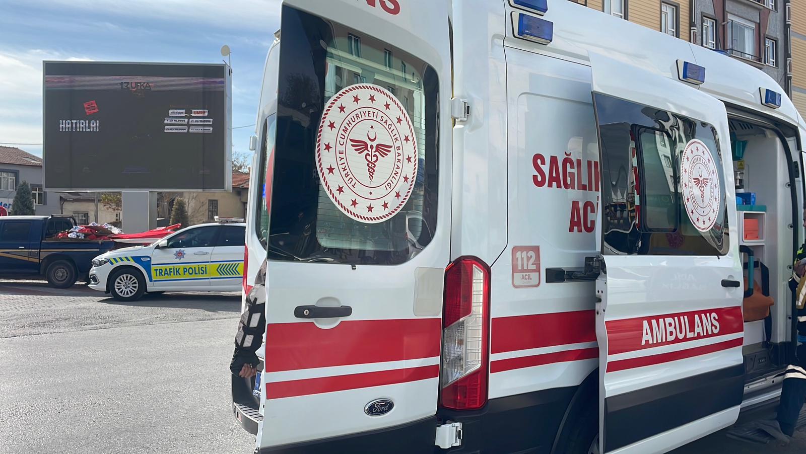 Karamanda Trafik Kazasi Motosikletli Kurye Yaralandi (2)