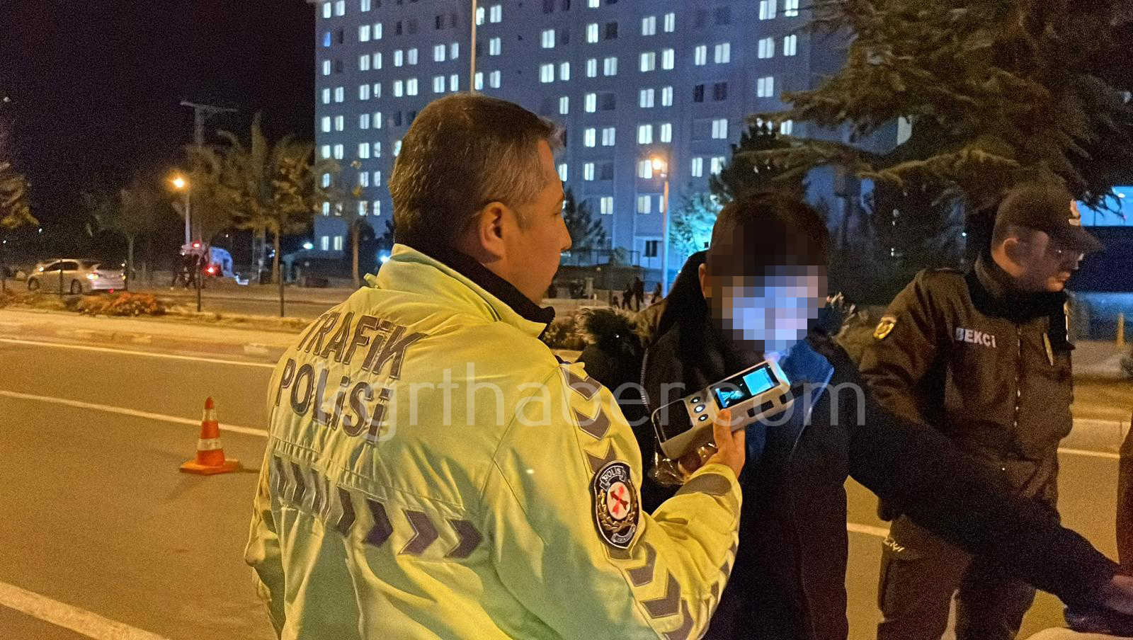 Kaza Yapan Alkollu Ve Ehliyetsiz Surucunun Rahatligi Pes Dedirtti5