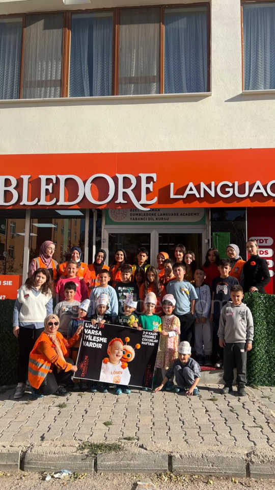 Losev Gonulluleri Karamandaki Ogrencilerle Bulustu0