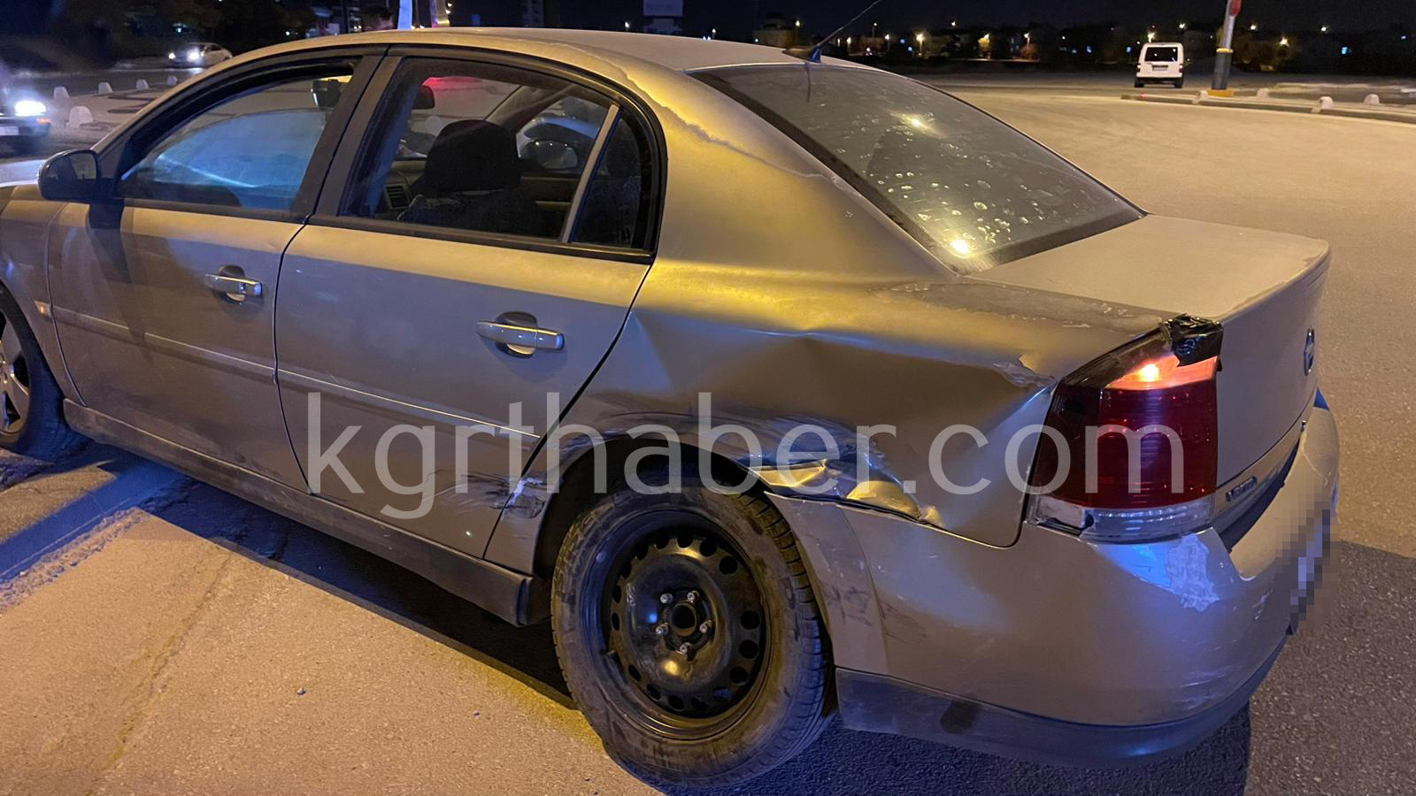 Otomobiller Kavsakta Carpisti 1 Yarali1