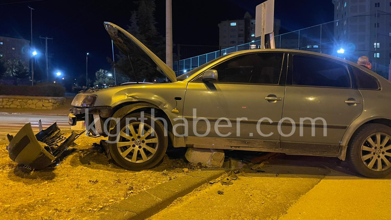 Otomobiller Kavsakta Carpisti 1 Yarali3