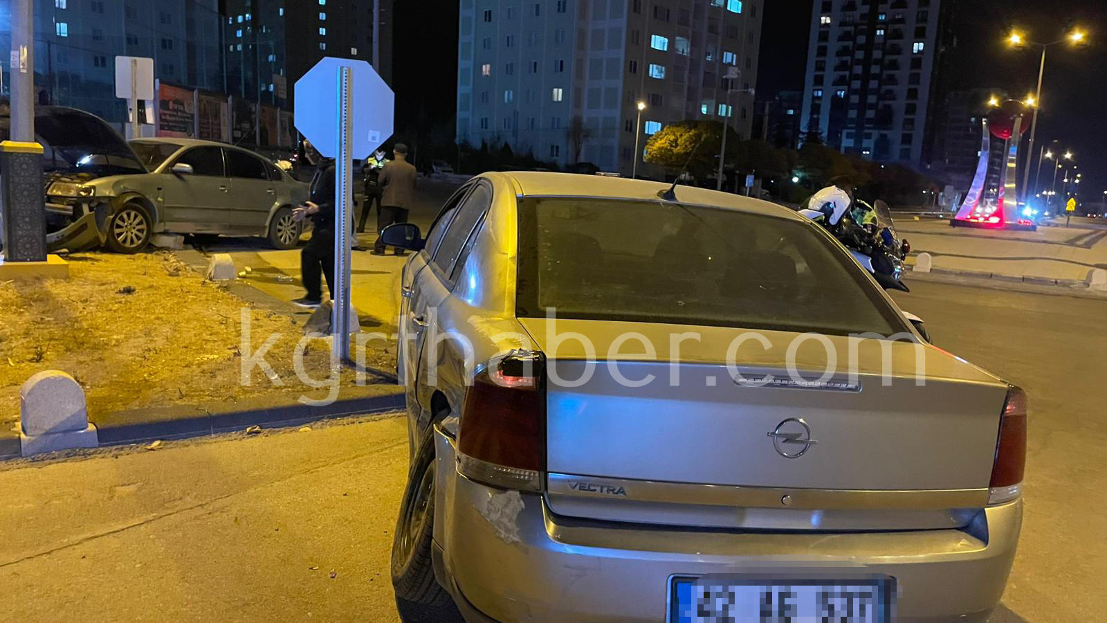 Otomobiller Kavsakta Carpisti 1 Yarali6