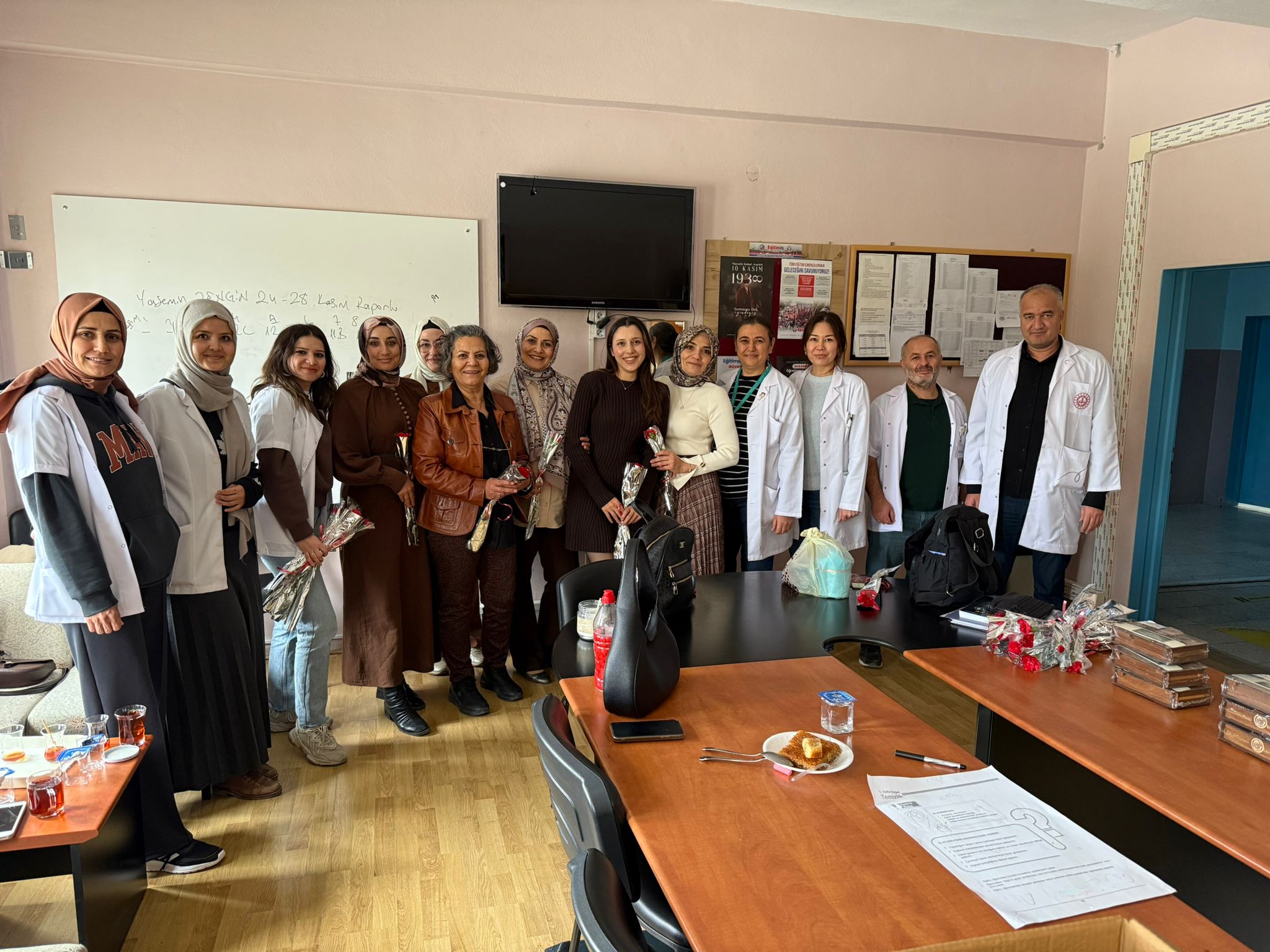 Saglik Camiasindan Egitim Camiasina Kutlama (2)