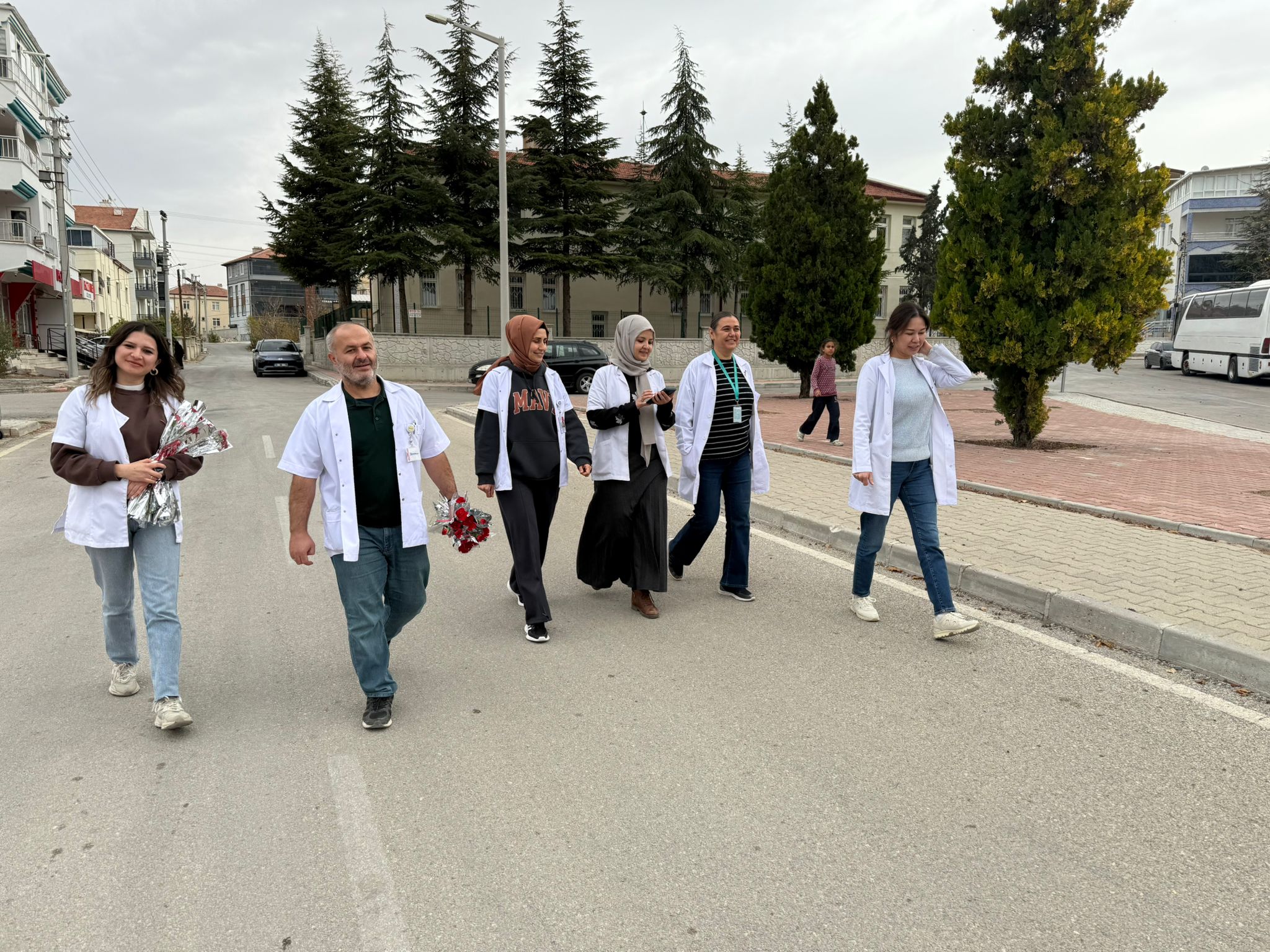 Saglik Camiasindan Egitim Camiasina Kutlama (4)