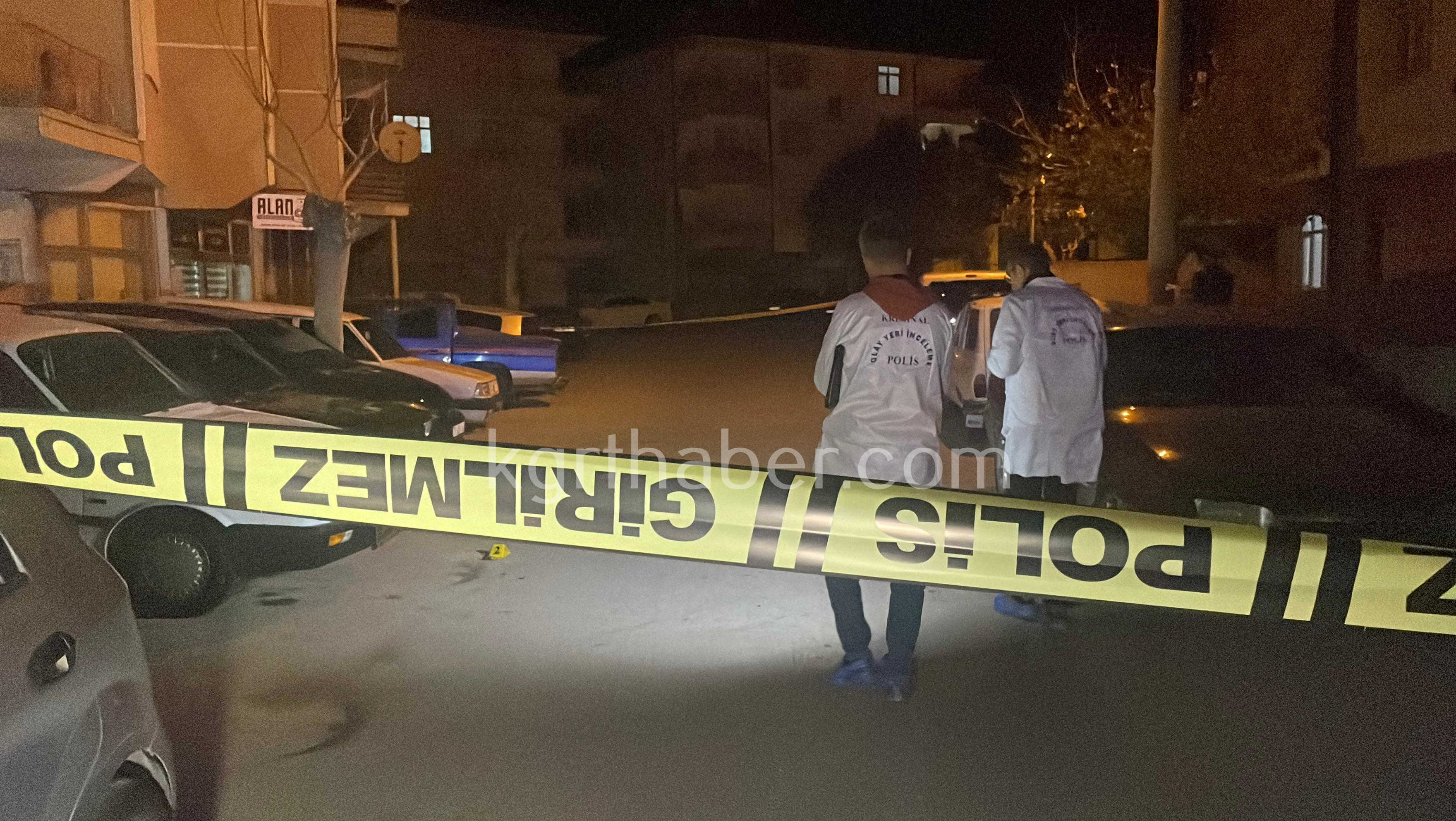 Silahli Kavgada Sacmalar 4 Araca Ve Bir Eve Zarar Verdi0