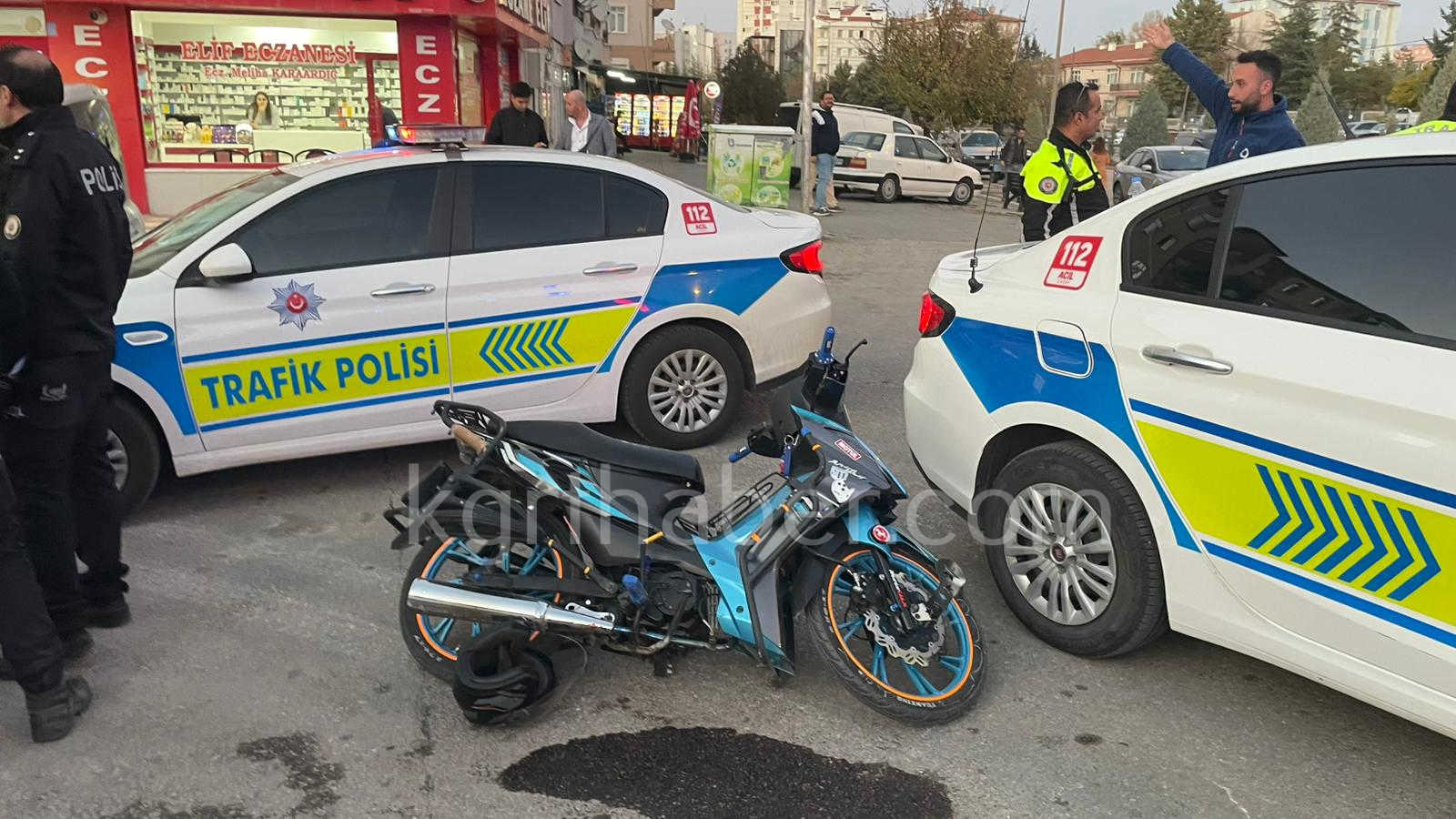 Trafigi Birbirine Katan Motosikletli Genc Ekip Otosuna Carpti3