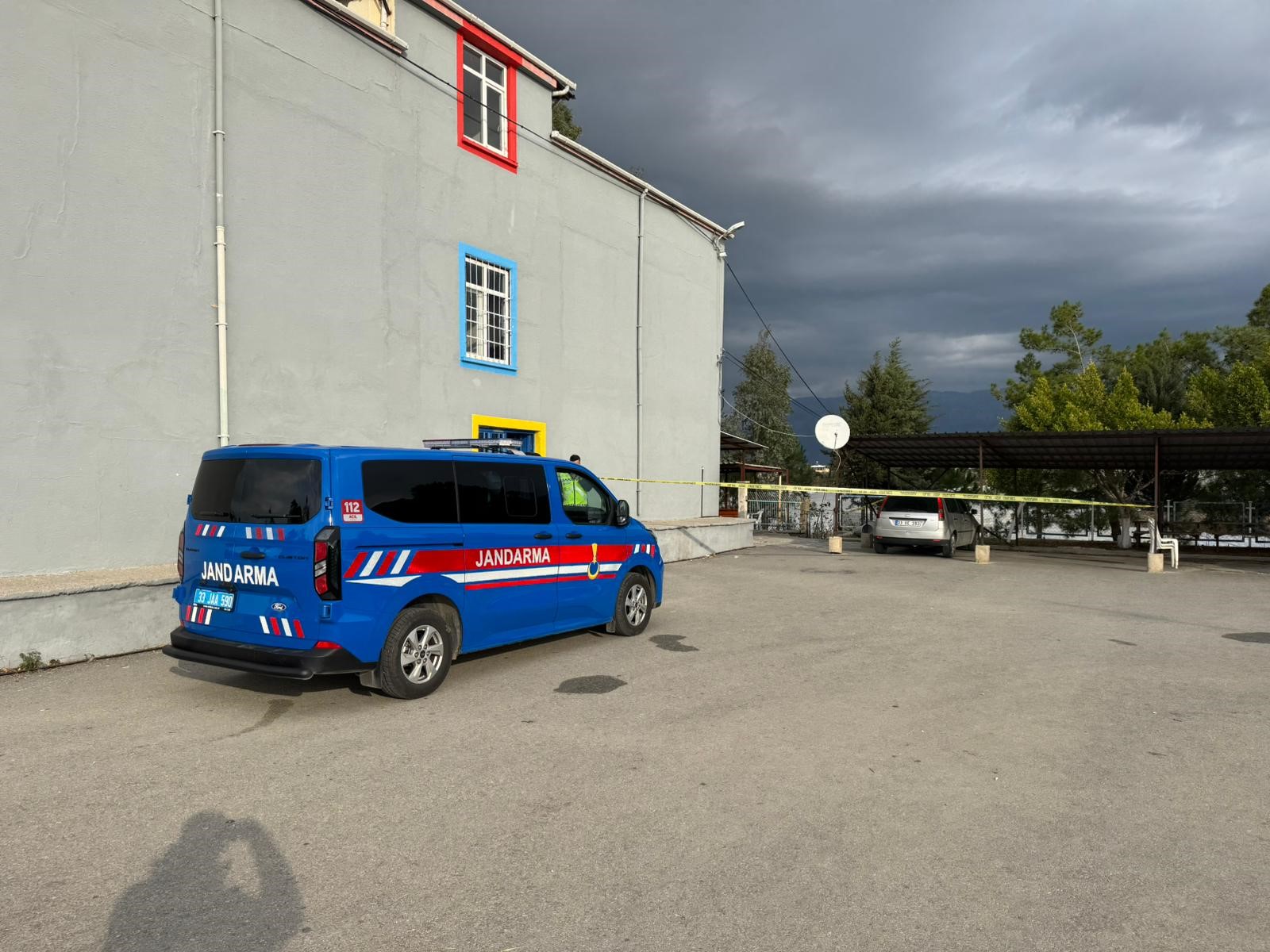 12 Yasindaki Ogrenci Okul Mudurunu Vurdu (4)