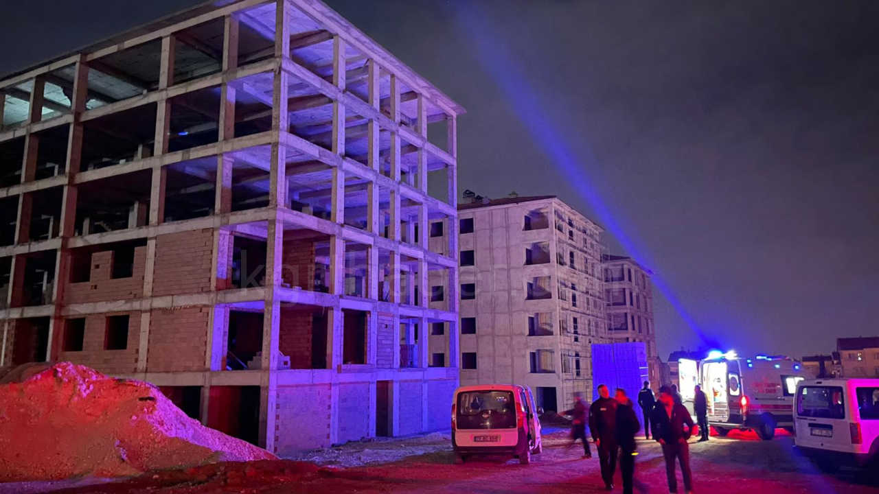 6 Katli Insaatin Catisina Cikti Polis Ekipleri Kurtardi4