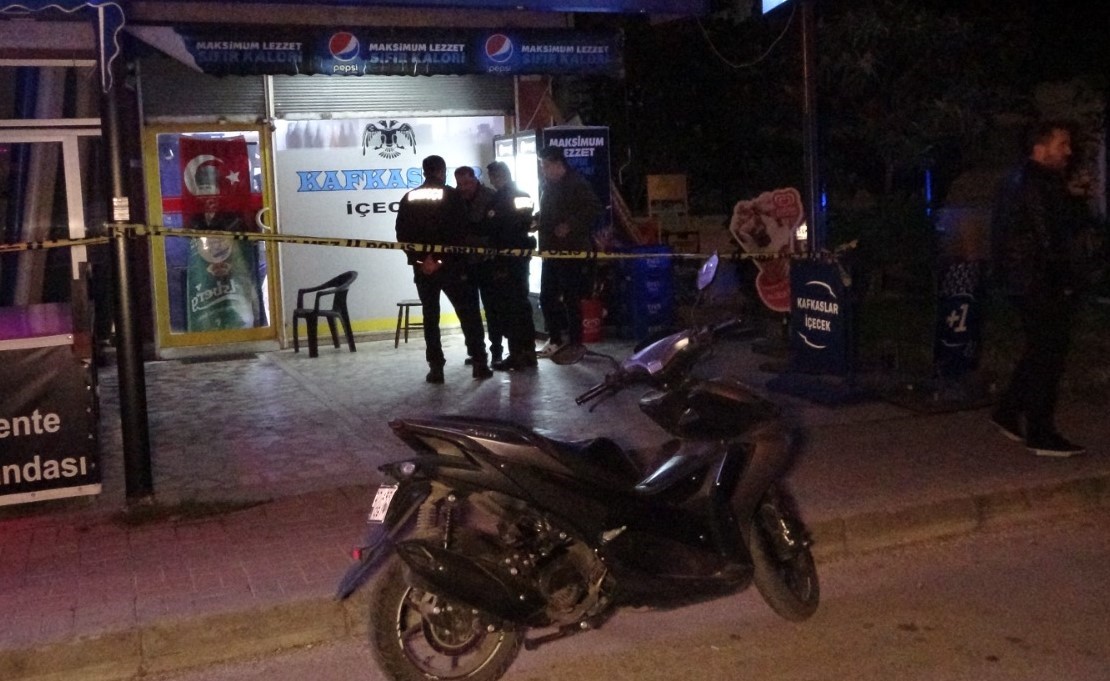 Antalyada Markette Silahli Dehset 2 Kisi Hayatini Kaybetti (5)