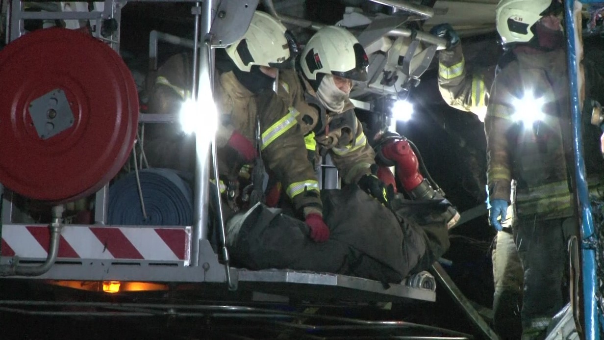 basaksehir-ataturk-oto-sanayi-sitesinde-yangin-1-olu-1-yarali1