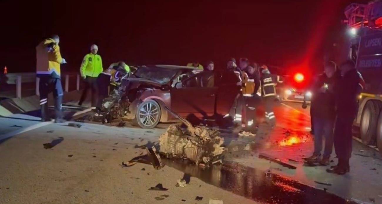 Canakkalede Katliam Gibi Kaza 5 Olu 1 Yarali (1)