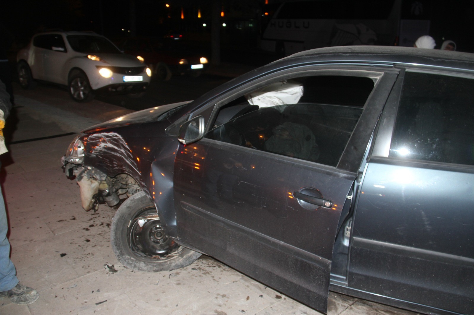 Dogum Gunune Giderken Kaza 4 Yarali (2)