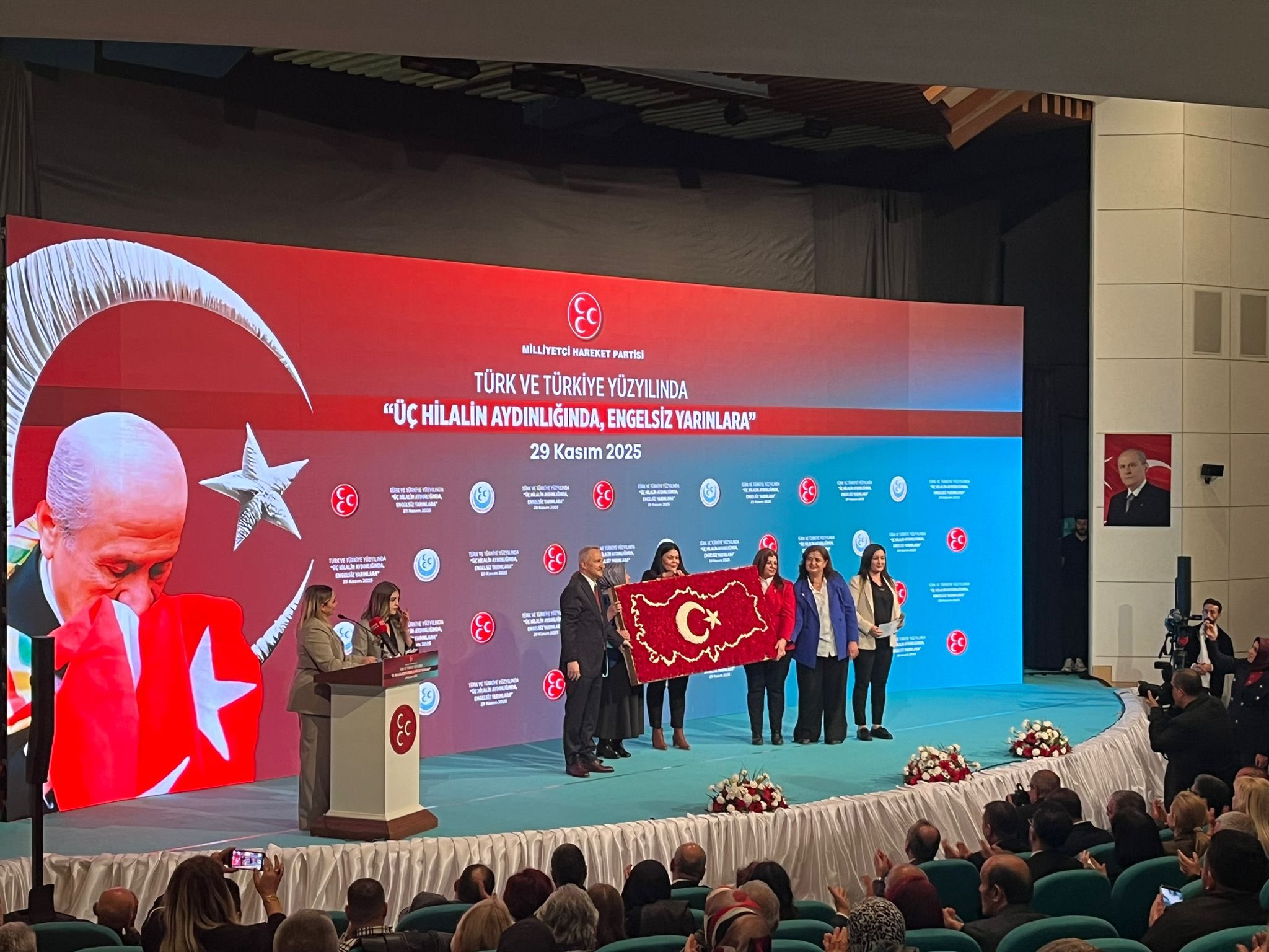 Engelliler Gününde Kırmızı Beyaz Balonlar Gökyüzüne Yükseldi2