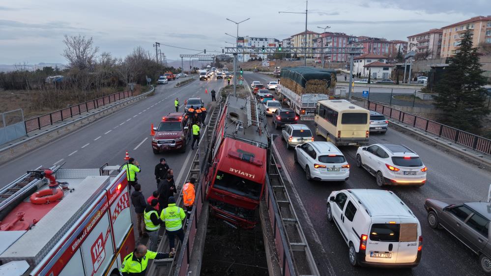 Faciaya Ramak Kala Itfaiye Araci Asili Kaldi 3 Yarali2