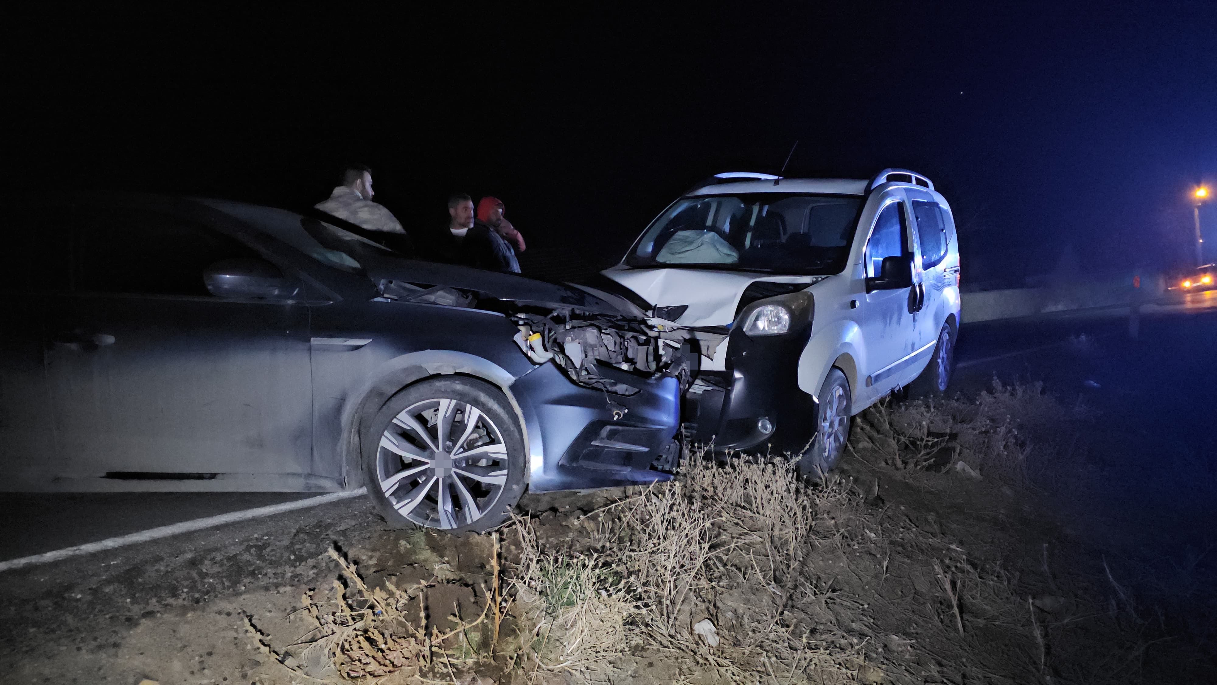 Feci Carpisma 8 Kisi Yaralandi (2)