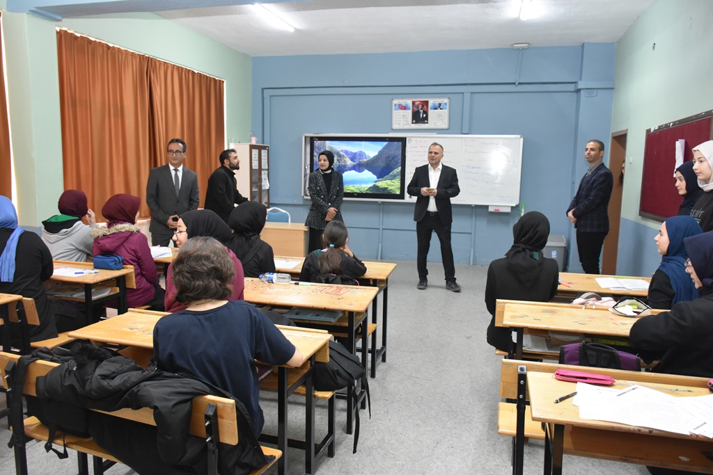 Gelecegin Yazarlariyla Bulustular (2)