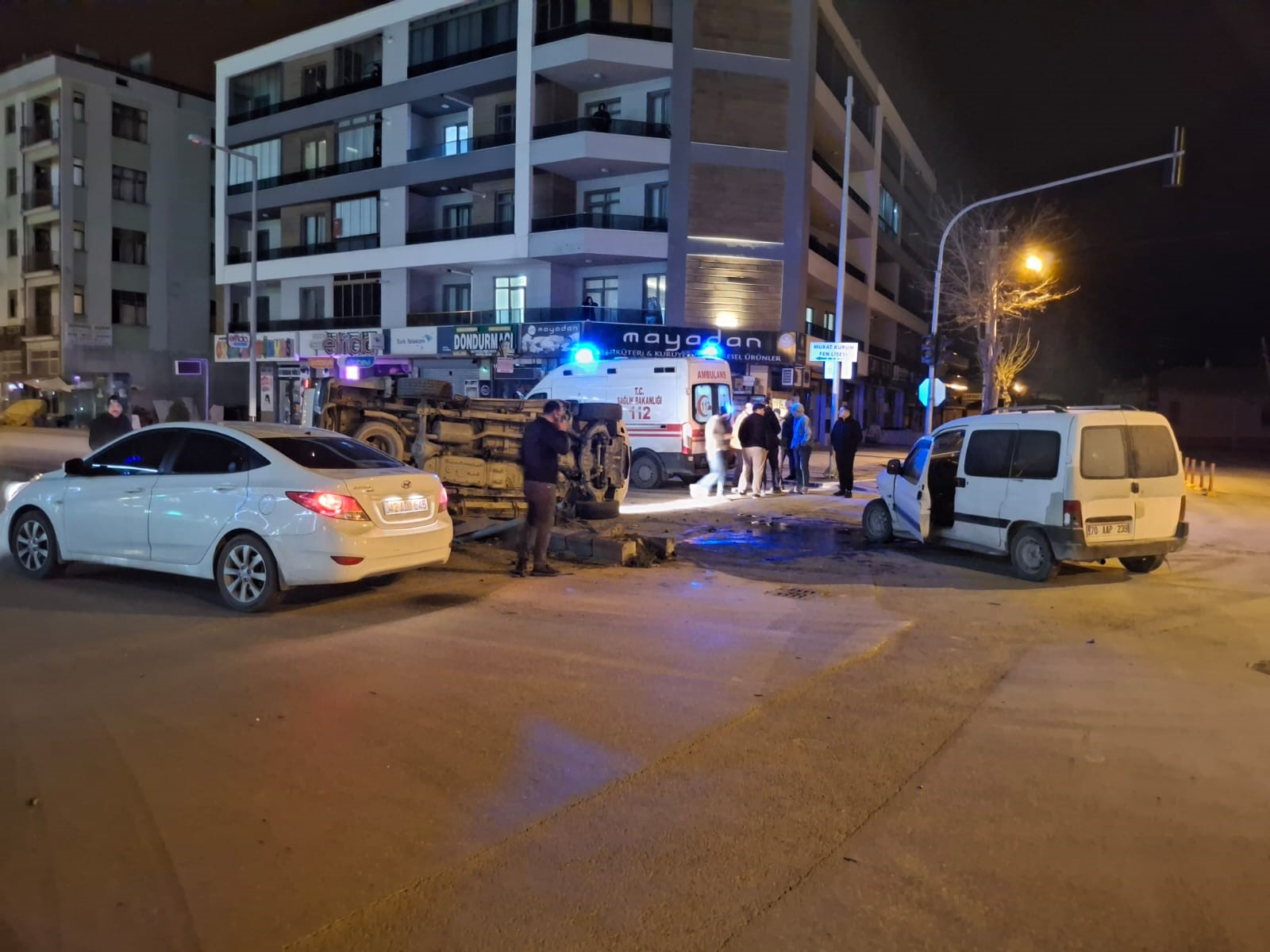 Iki Kamyonet Carpisti 2 Yarali (1)