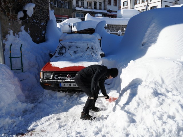 Ilceler Kara Gomuldu Ortaya Cikan Manzara Sasirtti (1)