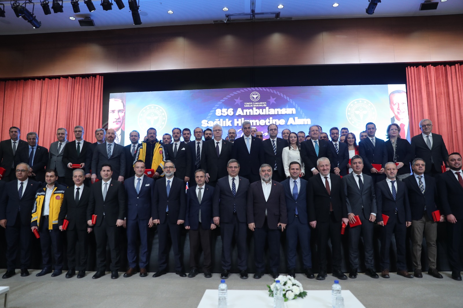 Karamana Tahsis Edilen Ambulanslarin Anahtarlari Saglik Bakani Tarafindan Teslim Edildi (2)