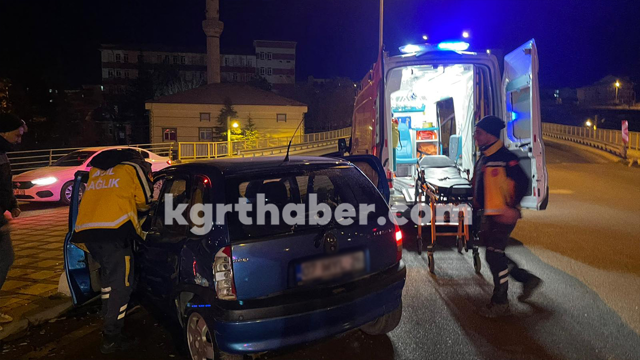 Karamanda 2 Arac Kavsakta Carpisti 3 Yarali2