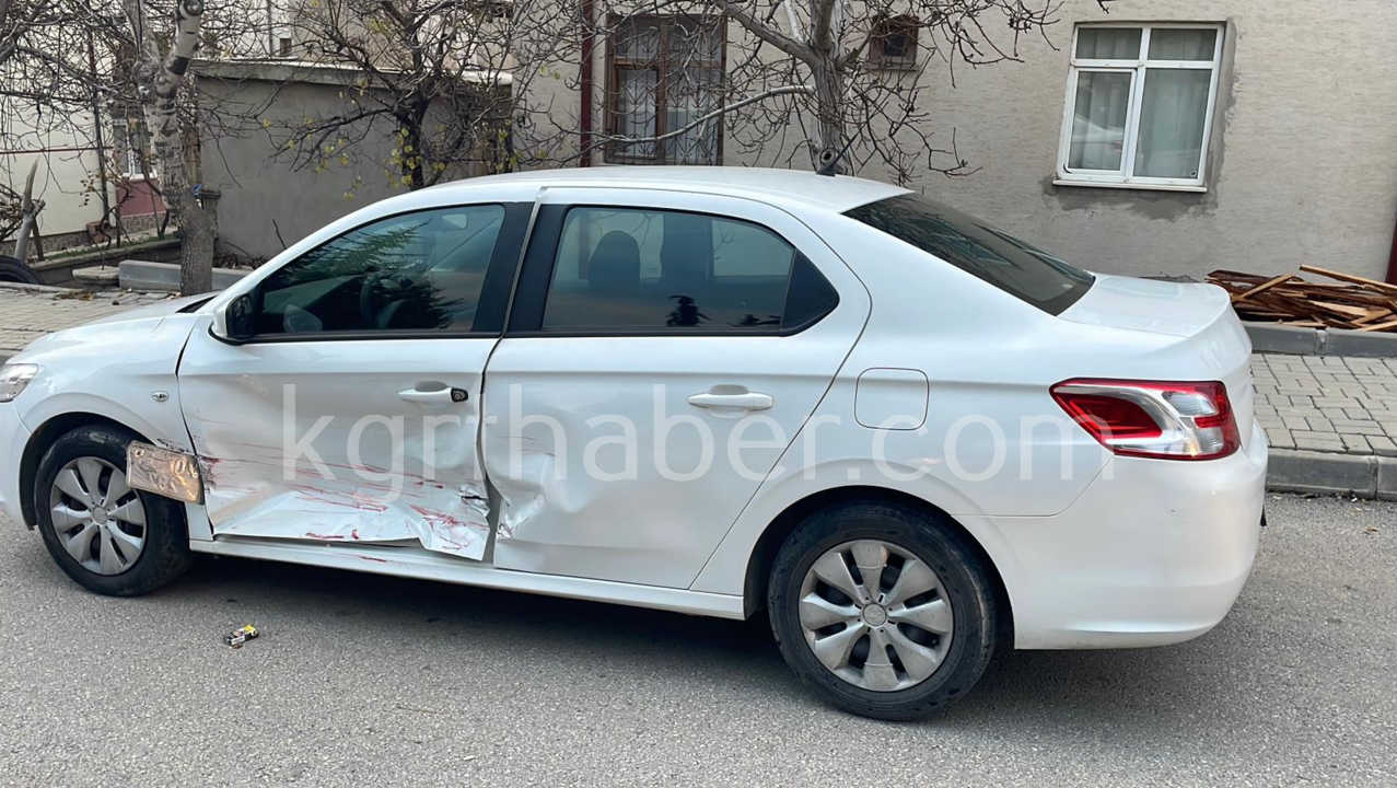 Karamanda 2 Otomobil Carpisti 3 Yarali4