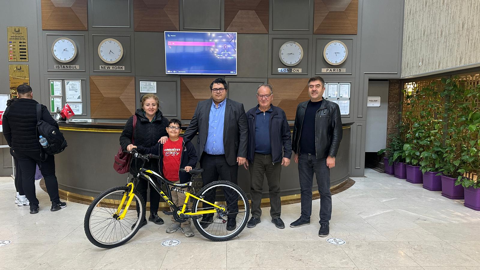 Karamanda Bir Cocugun Bisiklet Hayali Gercek Oldu (2)